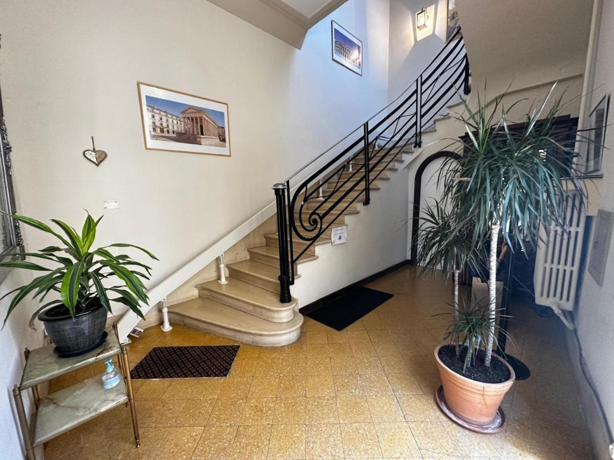 Appartement 4 A 8 Personnes, Spacieux De Standing Classe 4 Etoiles Nimes Exterior photo