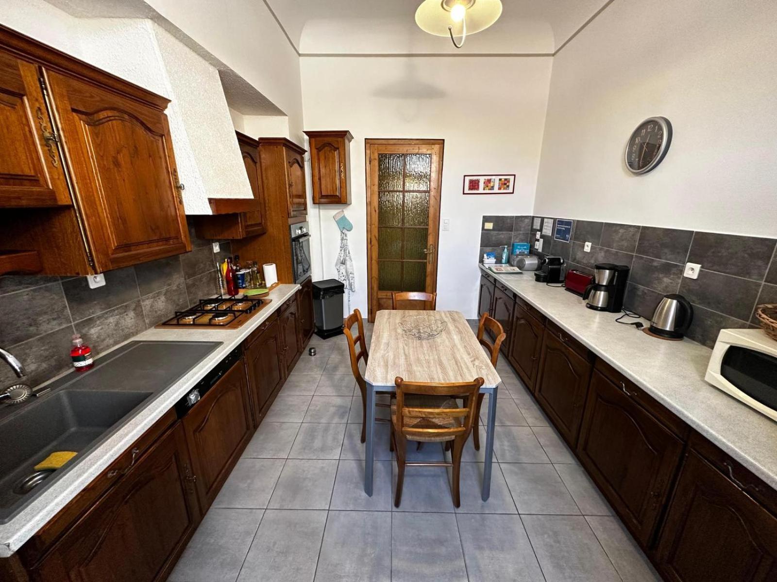 Appartement 4 A 8 Personnes, Spacieux De Standing Classe 4 Etoiles Nimes Exterior photo