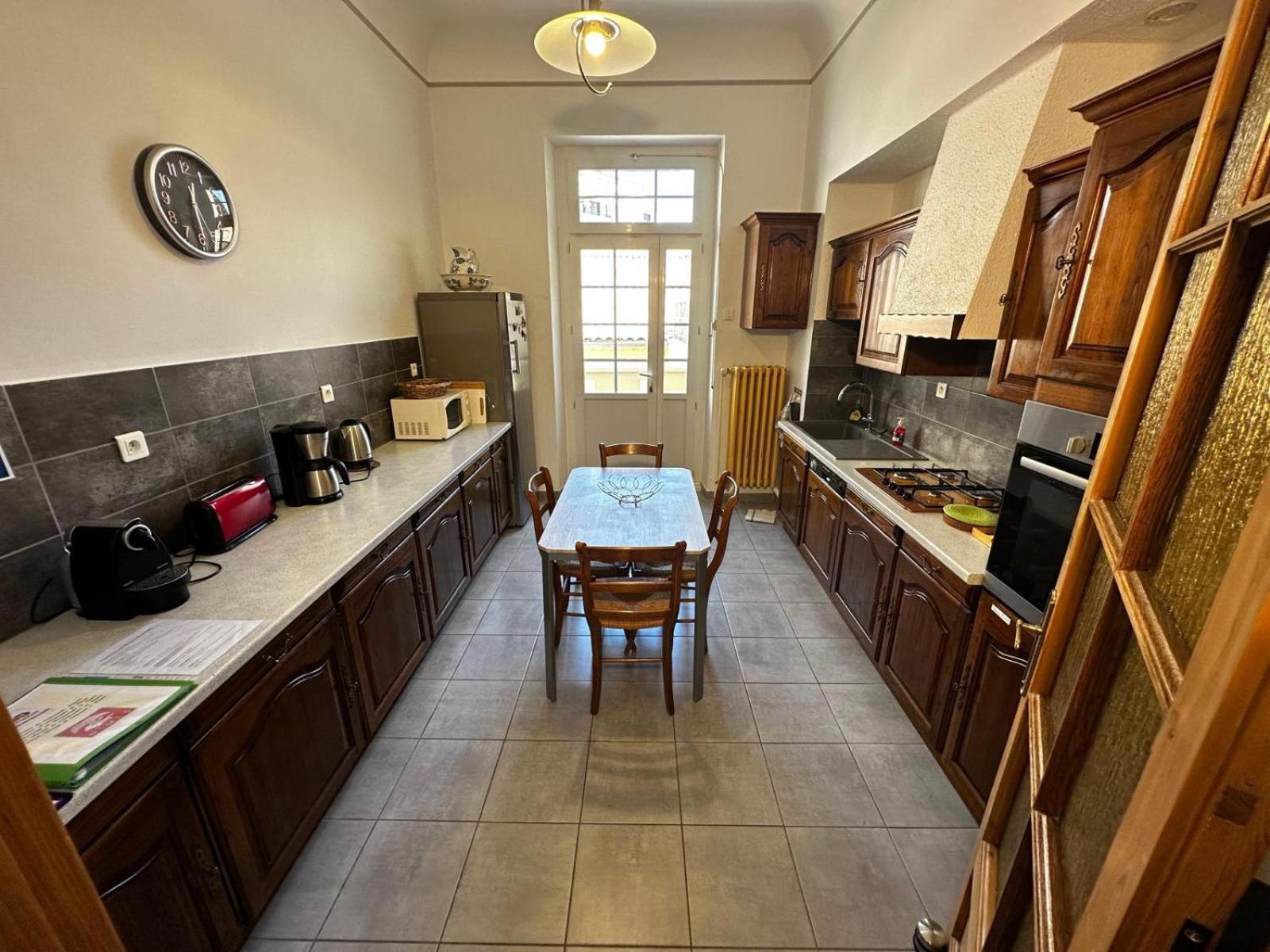 Appartement 4 A 8 Personnes, Spacieux De Standing Classe 4 Etoiles Nimes Exterior photo