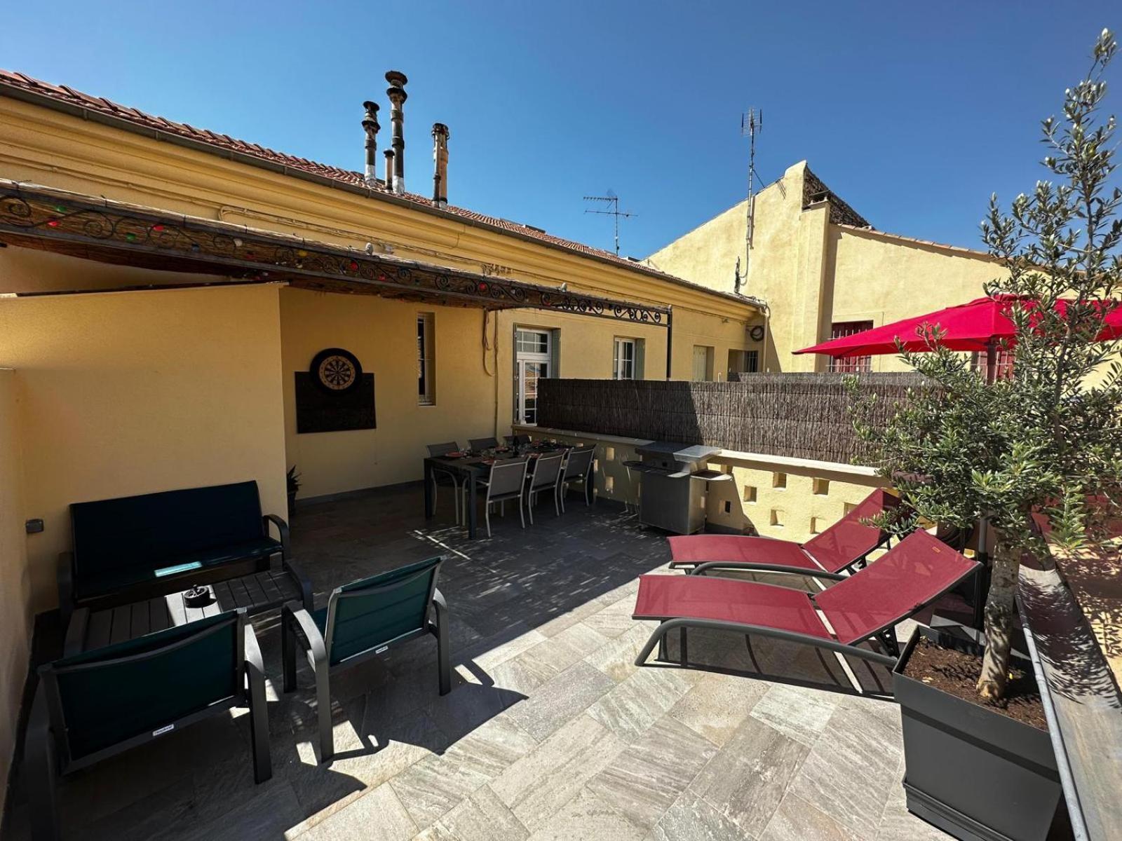 Appartement 4 A 8 Personnes, Spacieux De Standing Classe 4 Etoiles Nimes Exterior photo