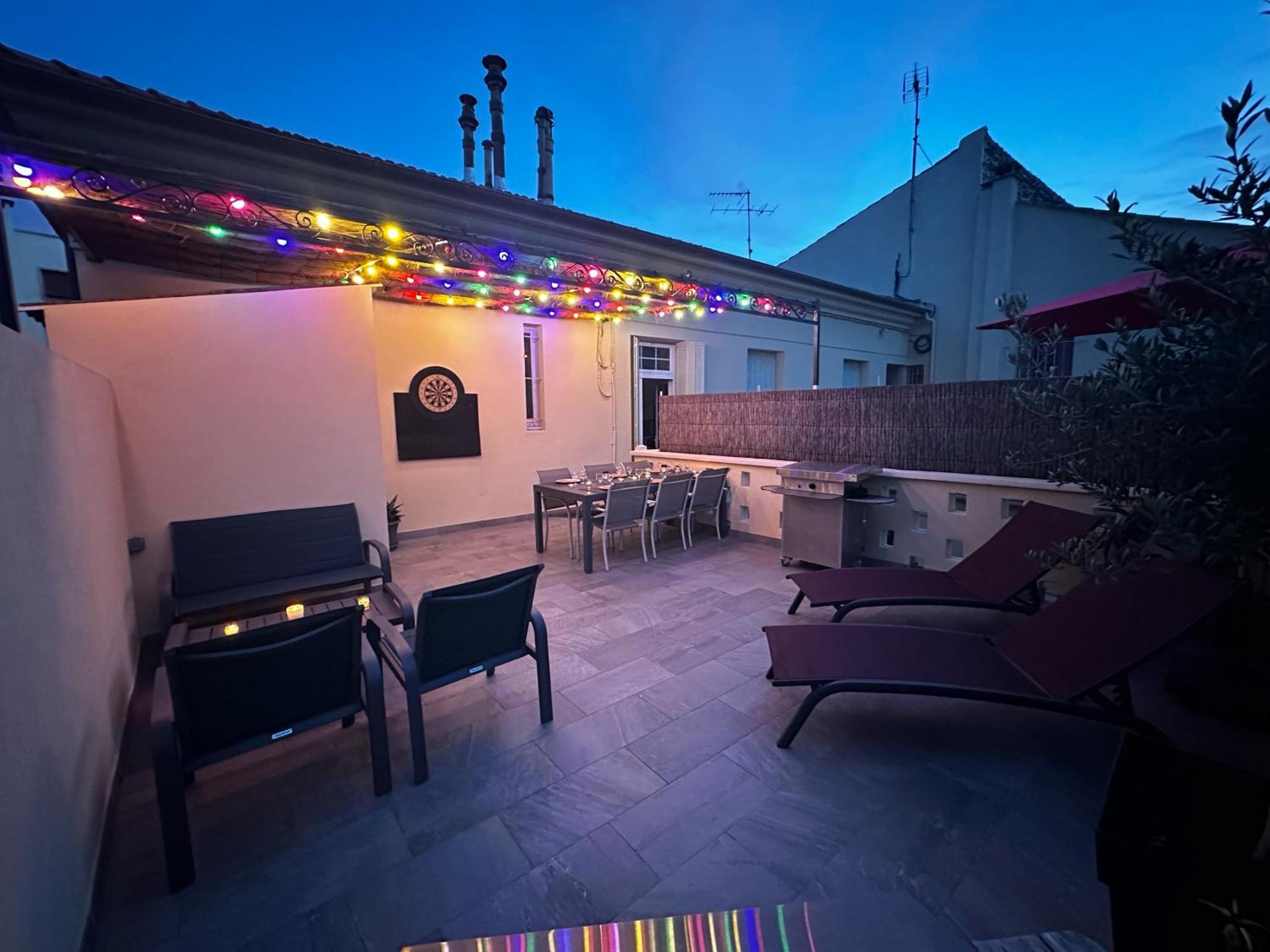 Appartement 4 A 8 Personnes, Spacieux De Standing Classe 4 Etoiles Nimes Exterior photo